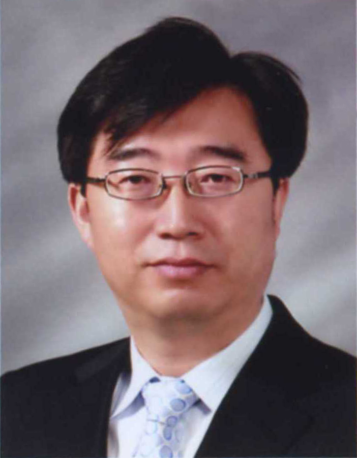 김용순 교수 증명사진